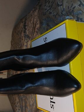 SEVEN DIALS- Black Short Heeled Pointed Toe Silhouette Leather Boots In Womens!